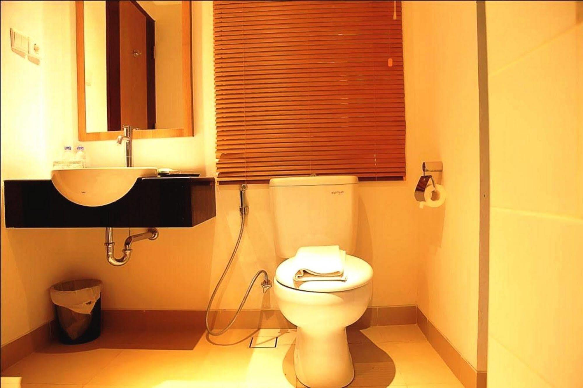 Santosa City Hotel Denpasar Zewnętrze zdjęcie