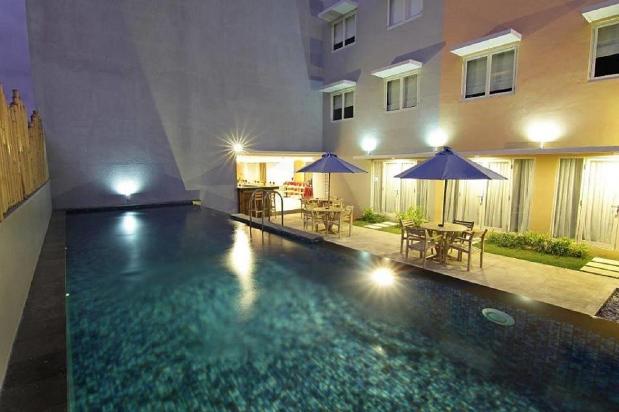 Santosa City Hotel Denpasar Zewnętrze zdjęcie
