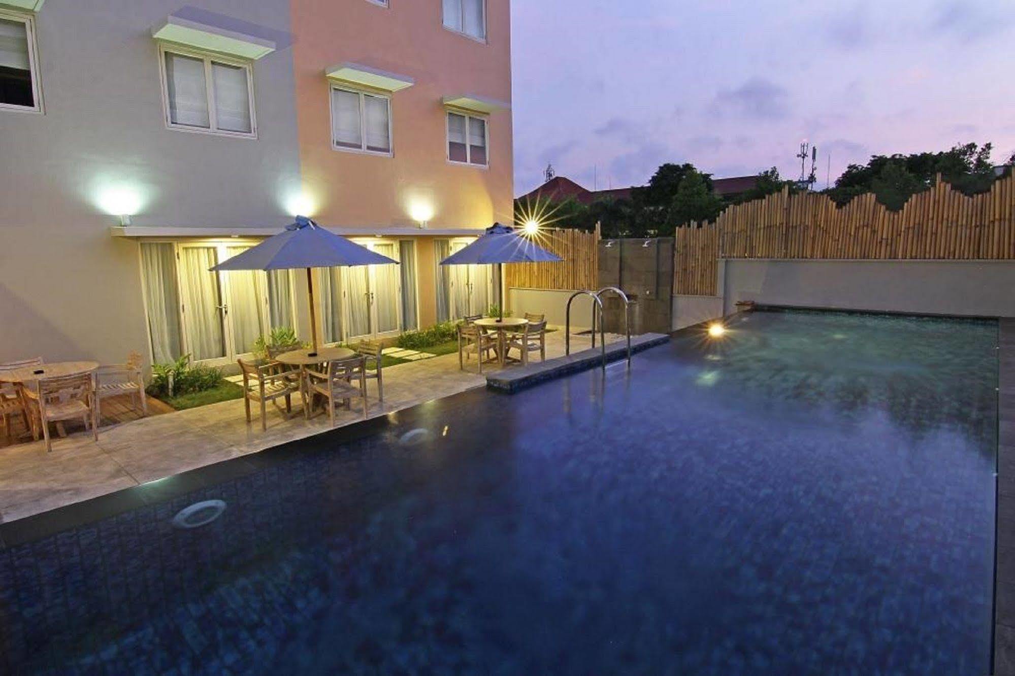 Santosa City Hotel Denpasar Zewnętrze zdjęcie