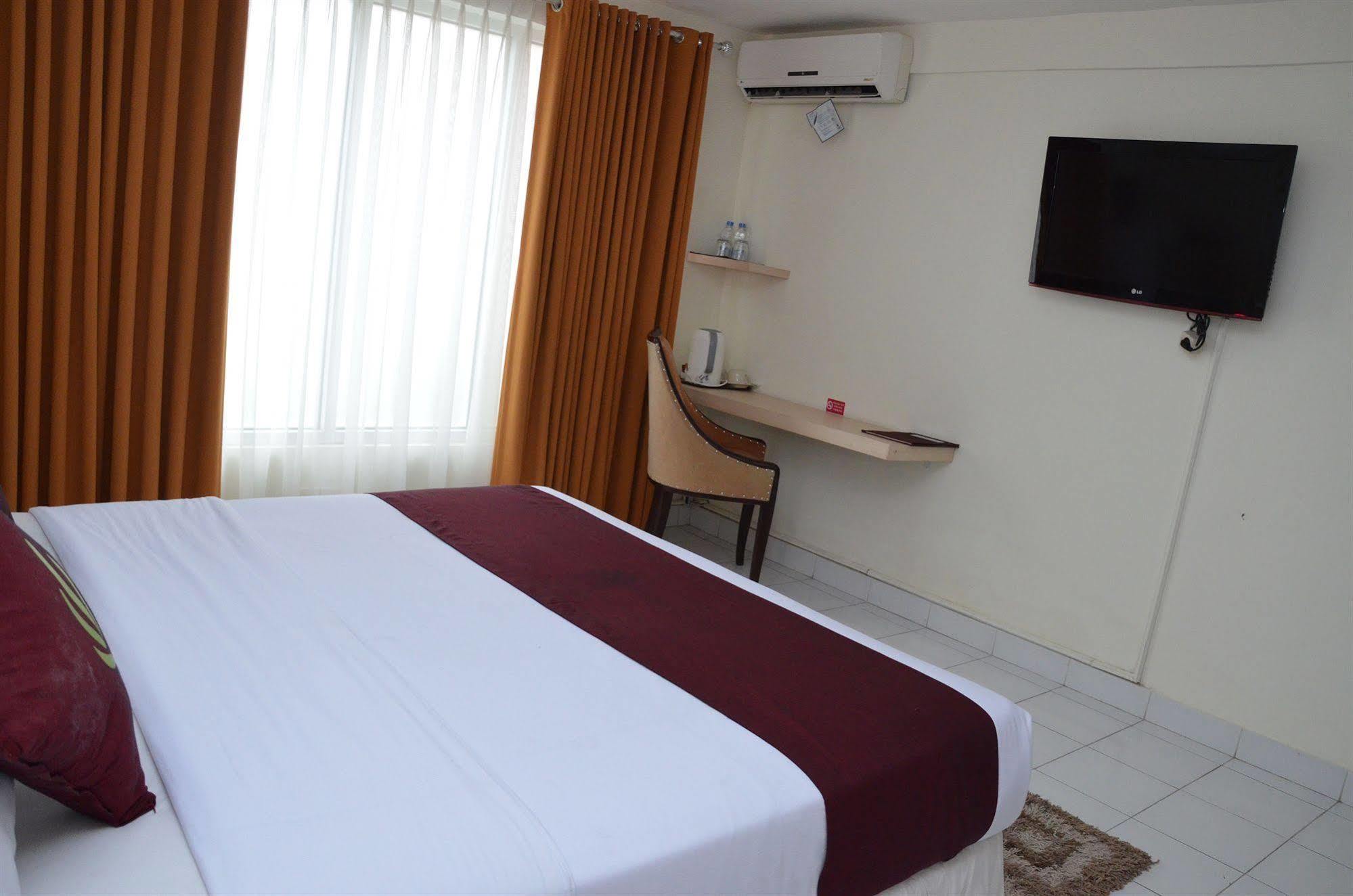 Santosa City Hotel Denpasar Zewnętrze zdjęcie